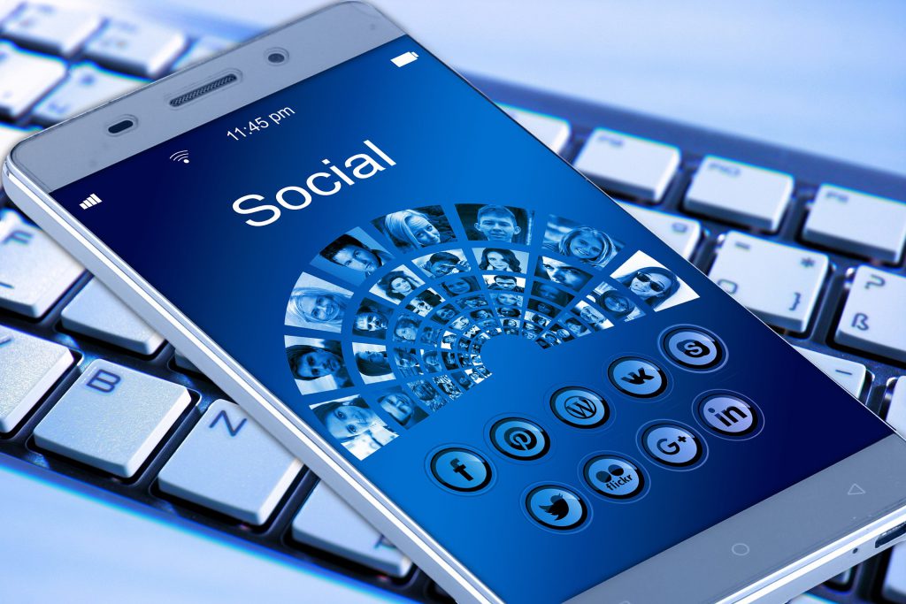 Social Media 24-7